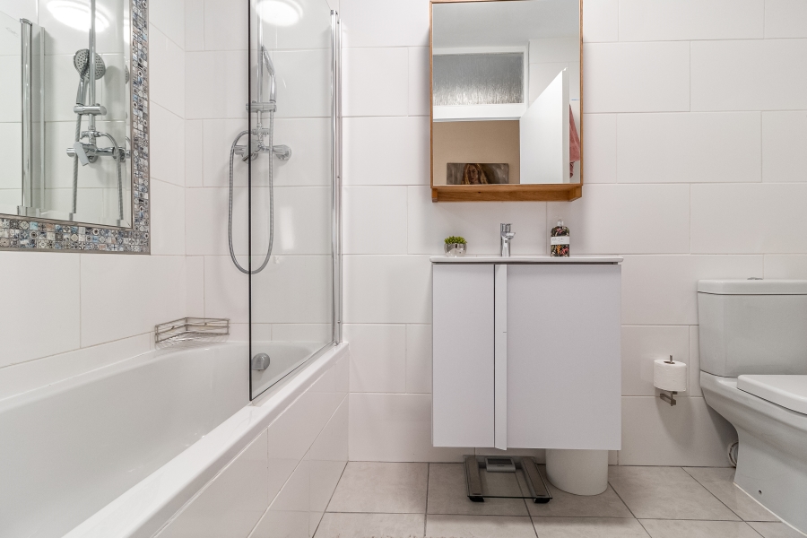 2 Bedroom Property for Sale in Sea Point Western Cape